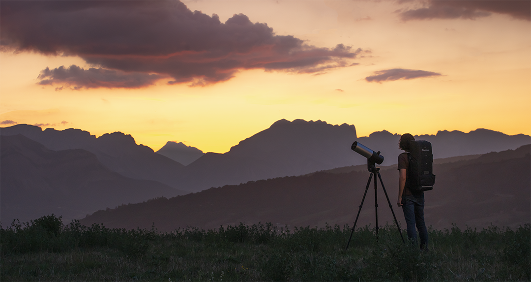 Hiker with Unistellar telescope